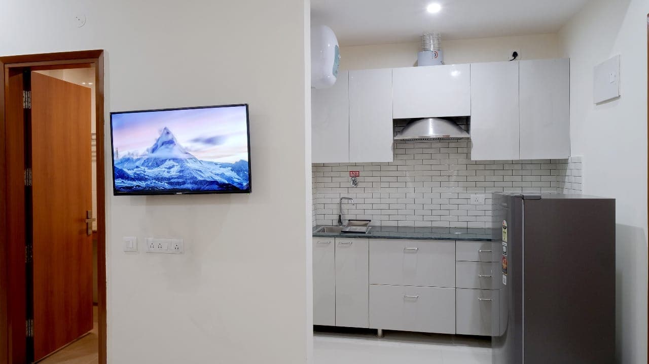 Living and kitchen area